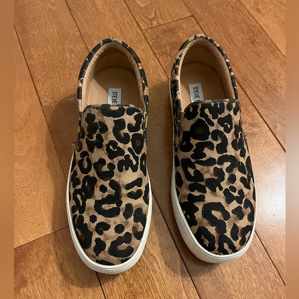 Steve Madden Slip Ons